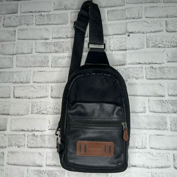 Vintage Coach Terrain Shoulder Pack Sling Backpack Black Leather - Picture 1 of 7
